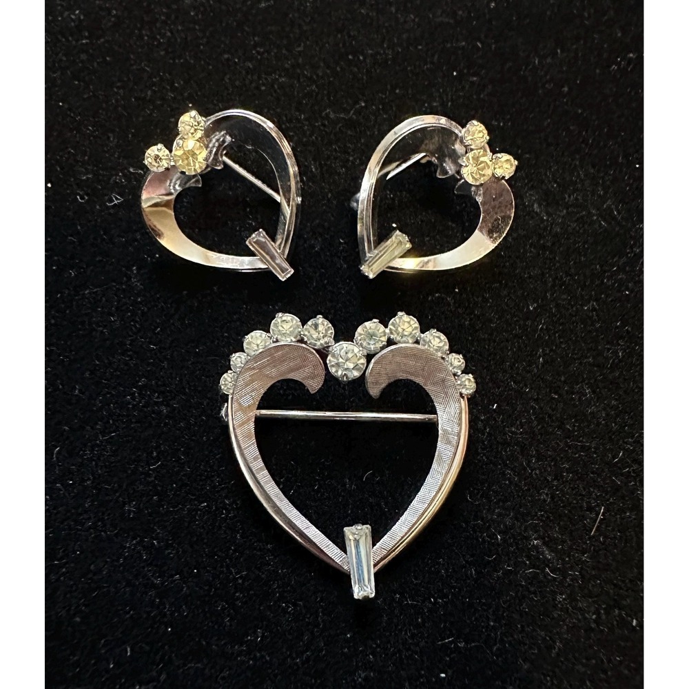 Krementz White Gold Overlay Heart Pin & Screwback Earrings Rhinestone Accents‎